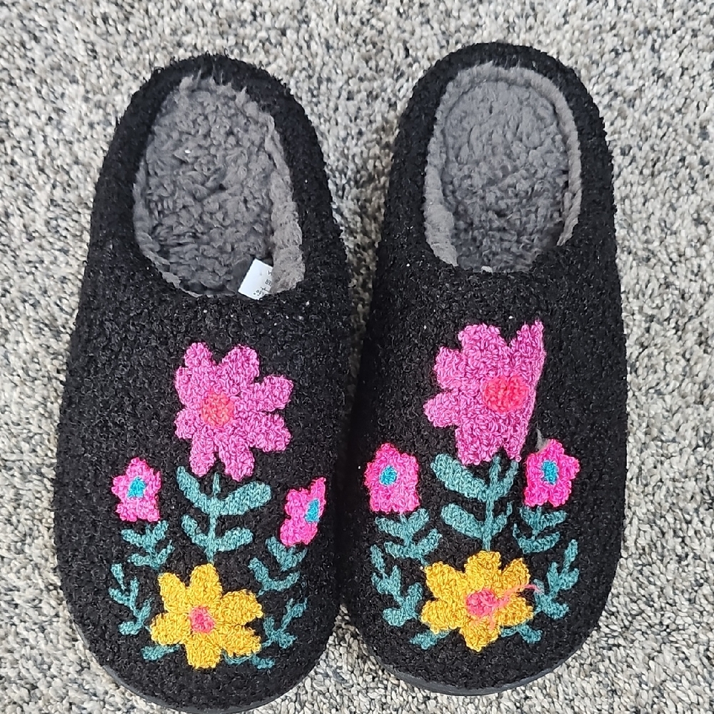 NATURAL LIFE Plush Flower Slippers